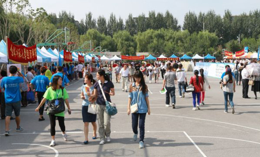 卢湾汇华学院新生招商活动策划